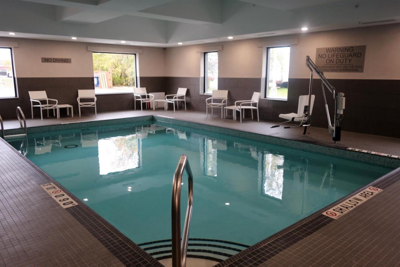 Country Inn & Suites By Radisson, Belleville, On Екстер'єр фото